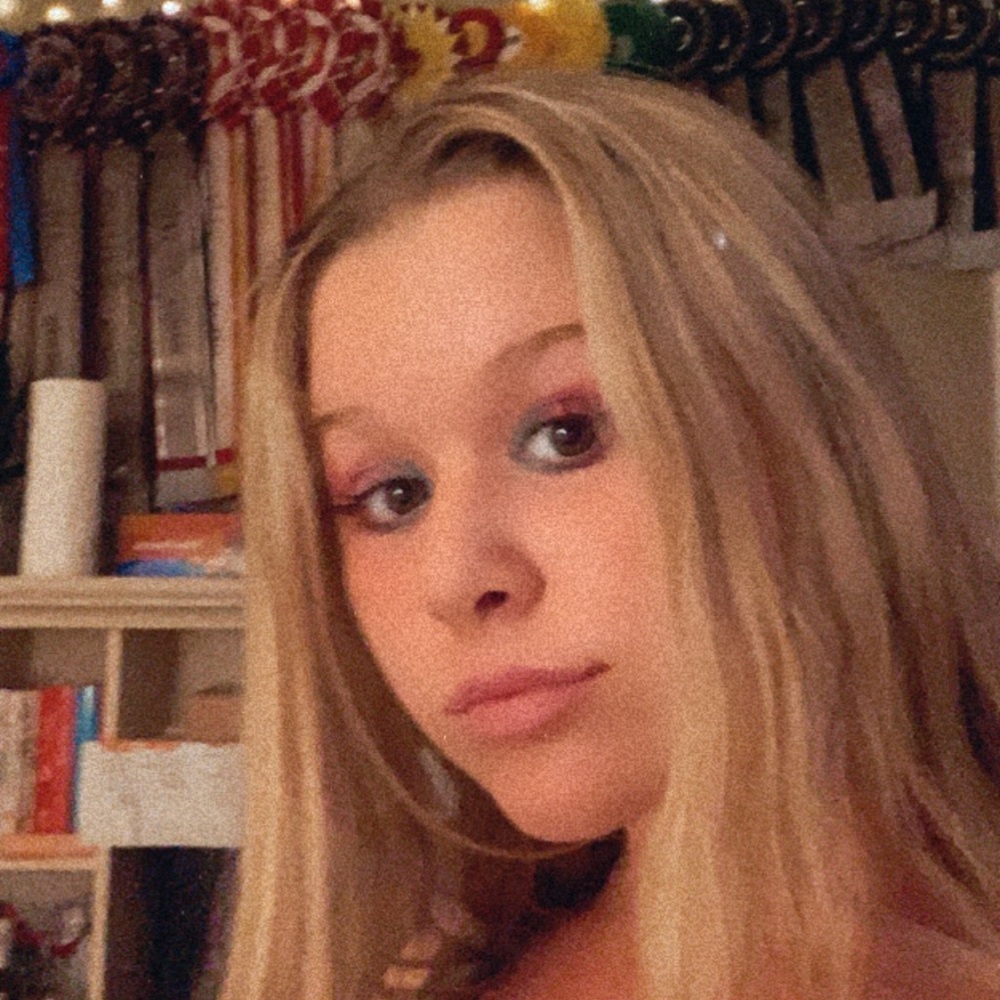 Meet your Posher, Emily